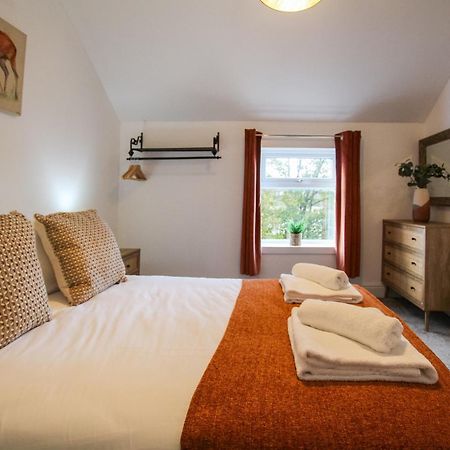 Fairways View - Spacious Apartment - Sleeps 6 - Lovely Views - By Rework Accommodation 호이레이크 외부 사진