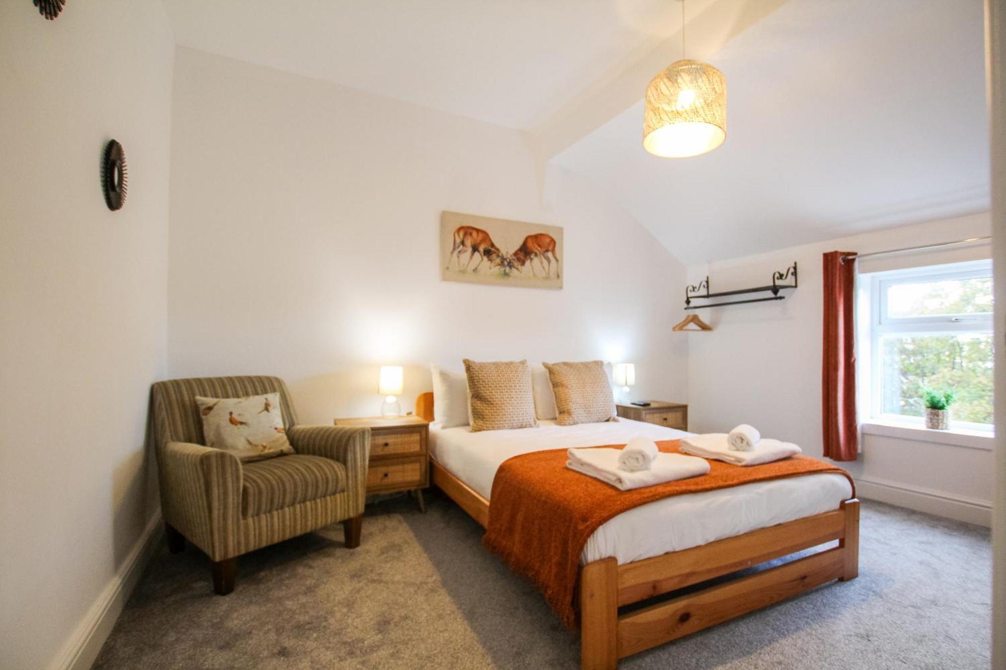 Fairways View - Spacious Apartment - Sleeps 6 - Lovely Views - By Rework Accommodation 호이레이크 외부 사진