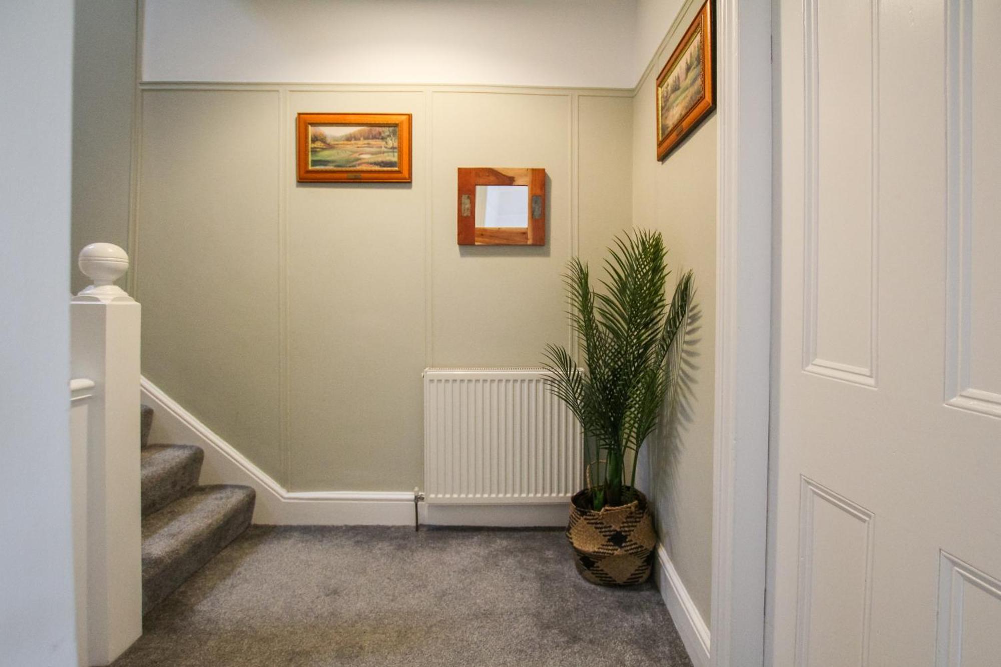 Fairways View - Spacious Apartment - Sleeps 6 - Lovely Views - By Rework Accommodation 호이레이크 외부 사진