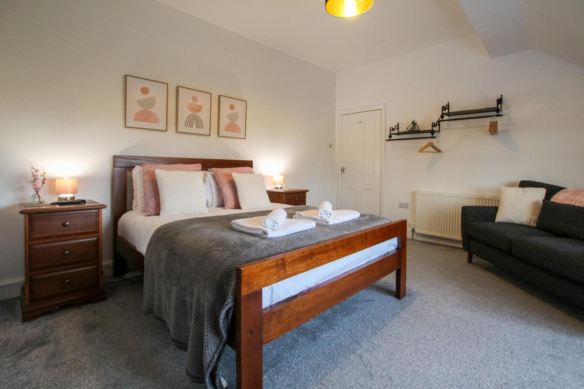Fairways View - Spacious Apartment - Sleeps 6 - Lovely Views - By Rework Accommodation 호이레이크 외부 사진