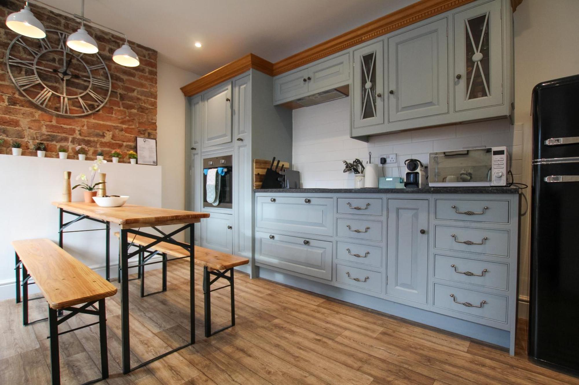Fairways View - Spacious Apartment - Sleeps 6 - Lovely Views - By Rework Accommodation 호이레이크 외부 사진